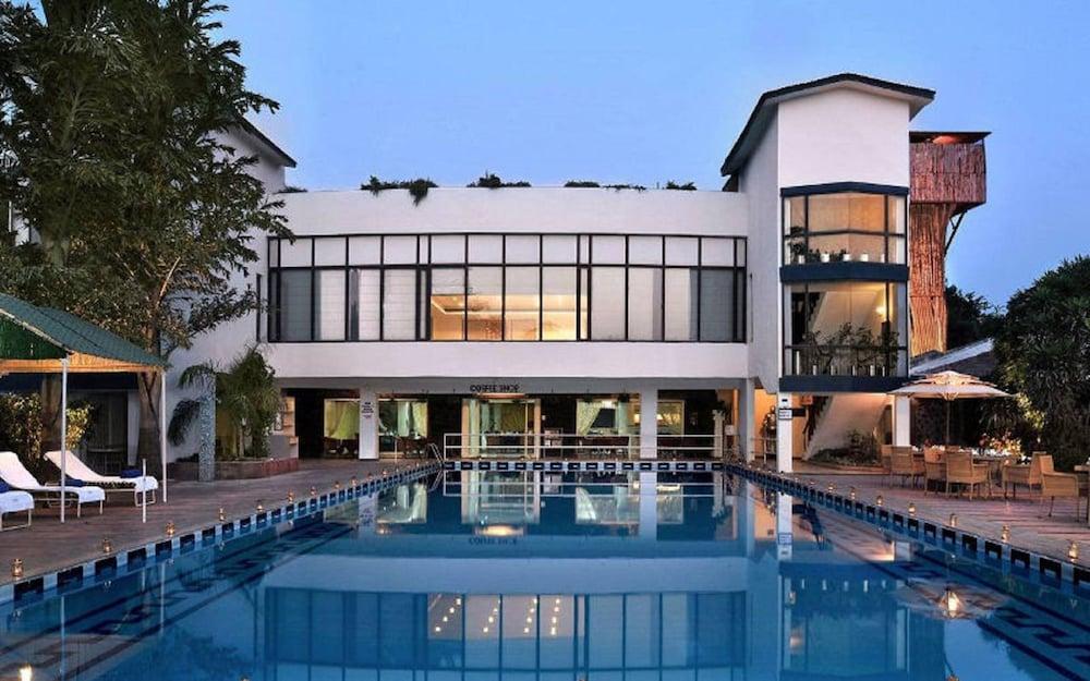 Best Western Resort Country Club Gurgaon Exterior foto