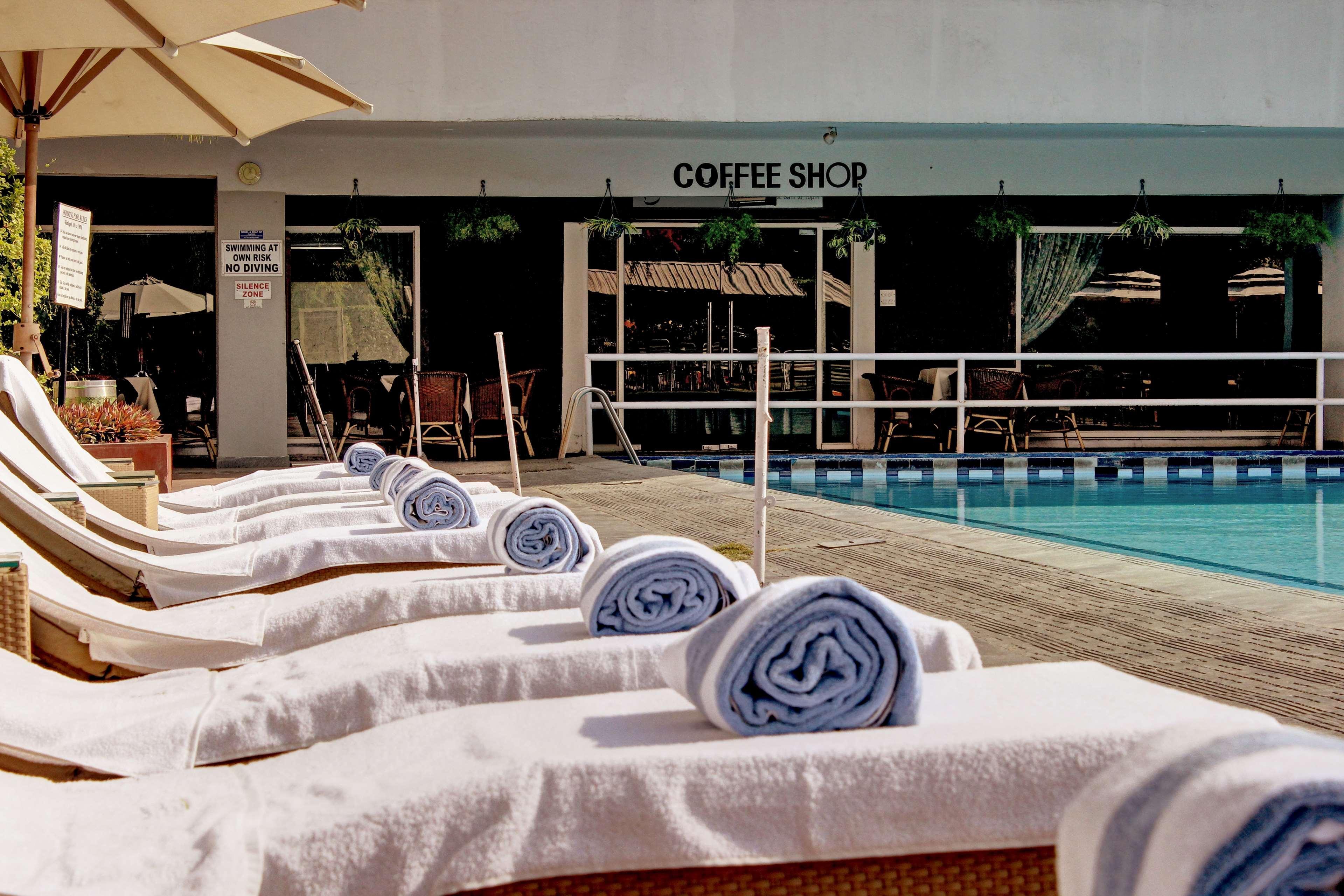 Best Western Resort Country Club Gurgaon Exterior foto